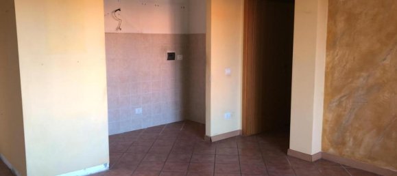 3 rooms Apartment in Poggibonsi, Italy No. 29489 2
