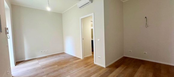 2 rooms Apartment in Rome, Italy No. 198005 25