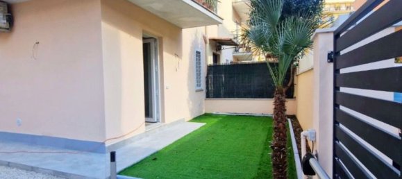 2 rooms Apartment in Rome, Italy No. 198005 4