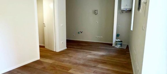 2 rooms Apartment in Rome, Italy No. 198005 24