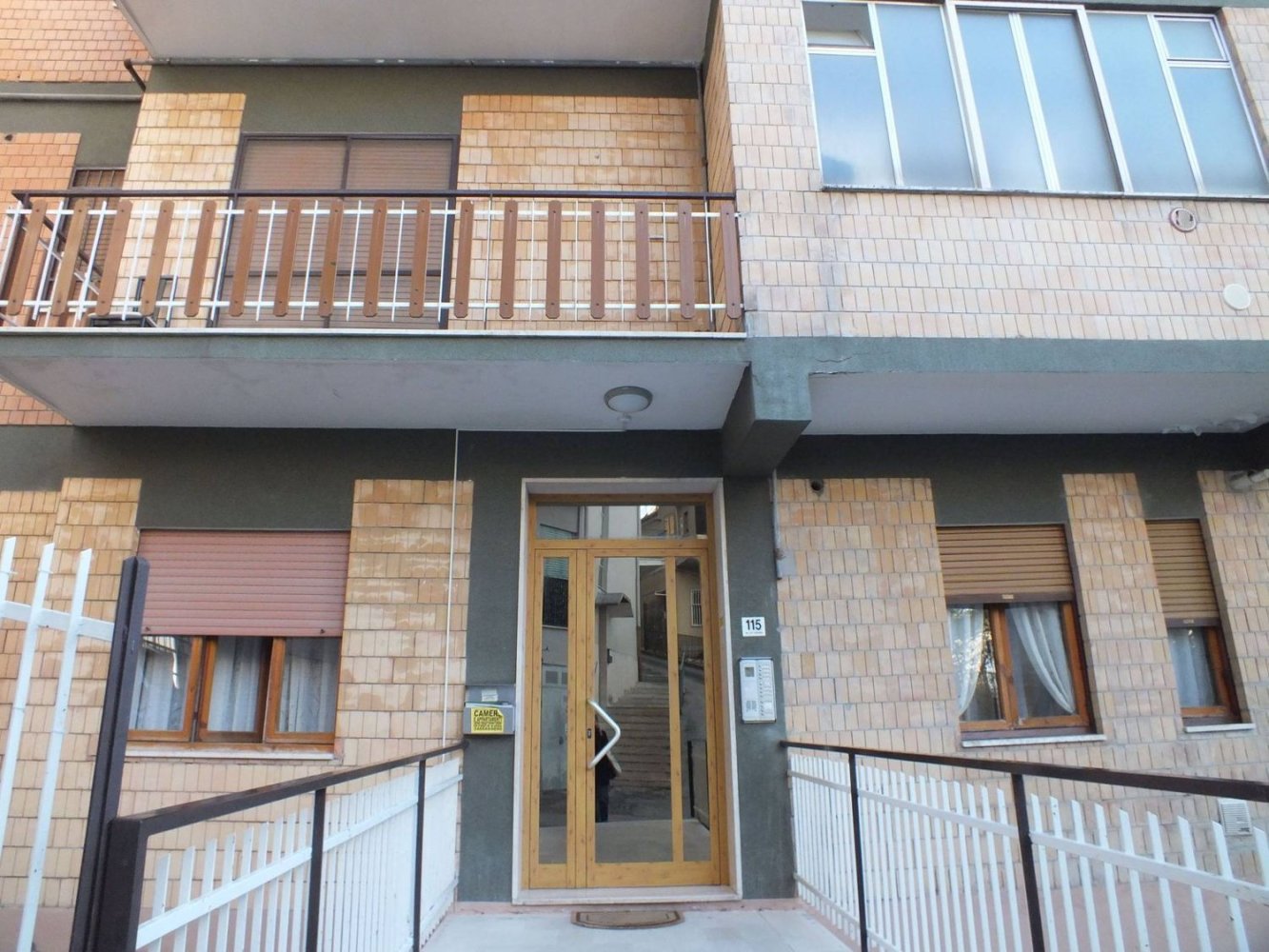 Квартира с 5 комнатами в Кьети, Италия № 80120