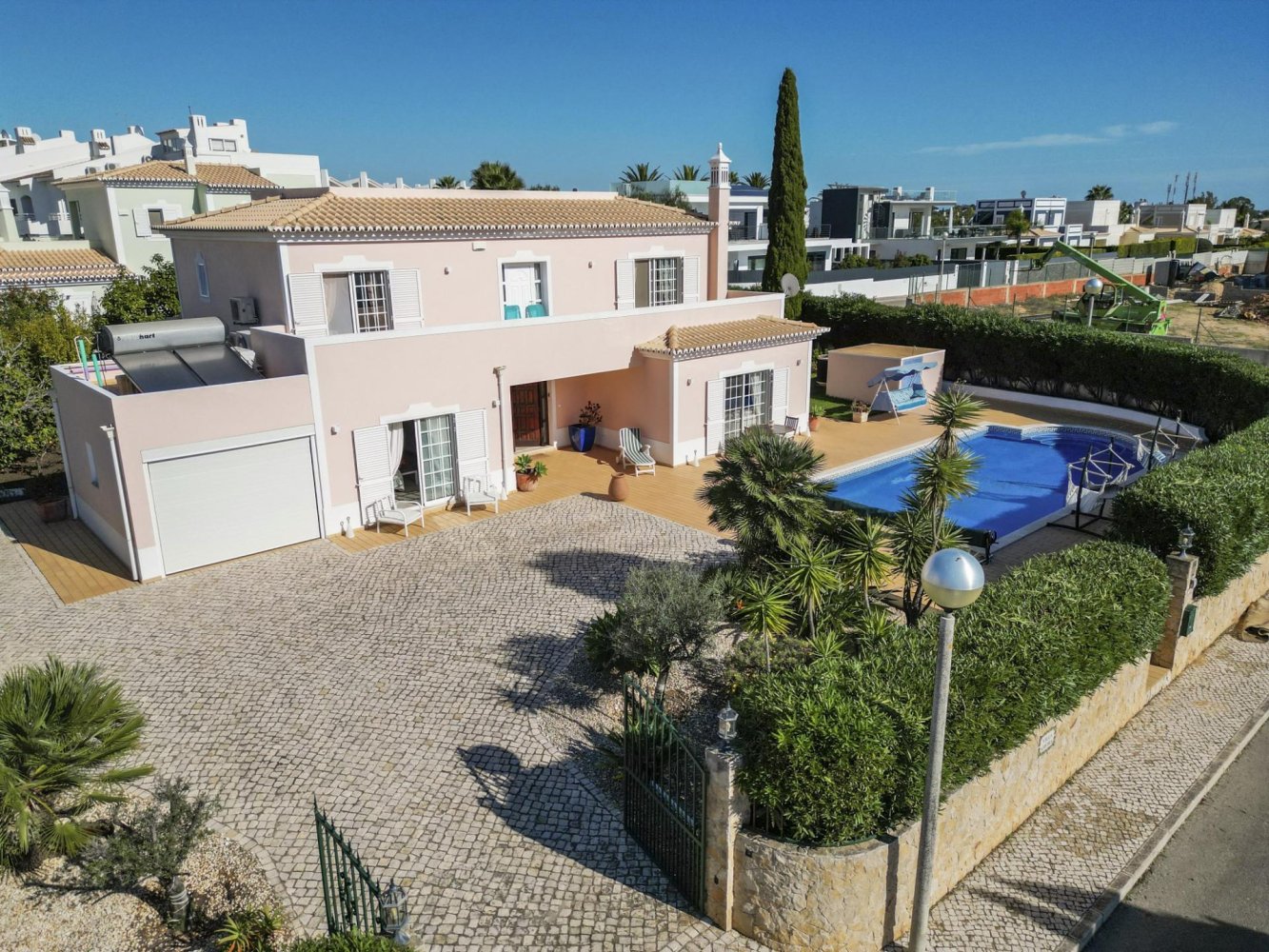 4 bedrooms Villa in Lagoa, Portugal No. 102852