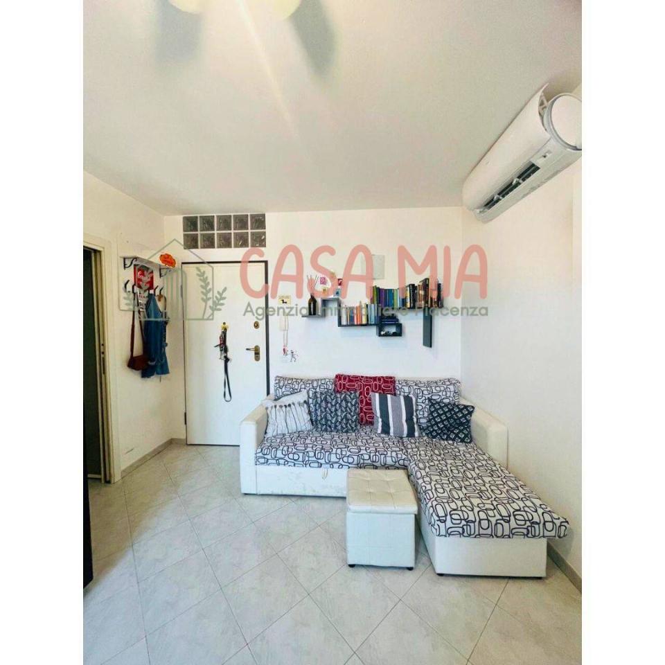 2 rooms Apartment in Gragnano Trebbiense, Italy No. 30863