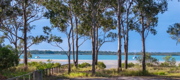 Casa de 4 dormitorios en Burrum Heads, Australia No. 500 2