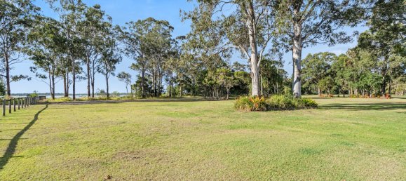 Casa de 4 dormitorios en Burrum Heads, Australia No. 500 27