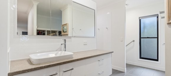 Casa de 4 dormitorios en Burrum Heads, Australia No. 500 13