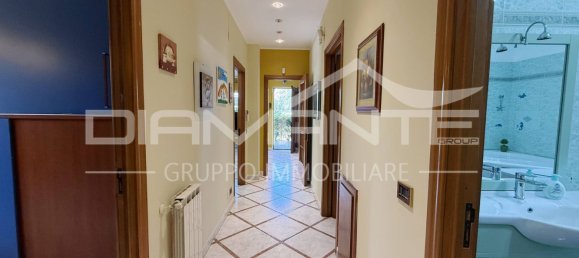 12-Zimmer Villa in Mascalucia, Italy, Nr. 276356 32