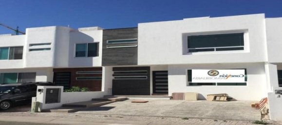3 bedrooms House in Queretaro, Mexico No. 163843 2