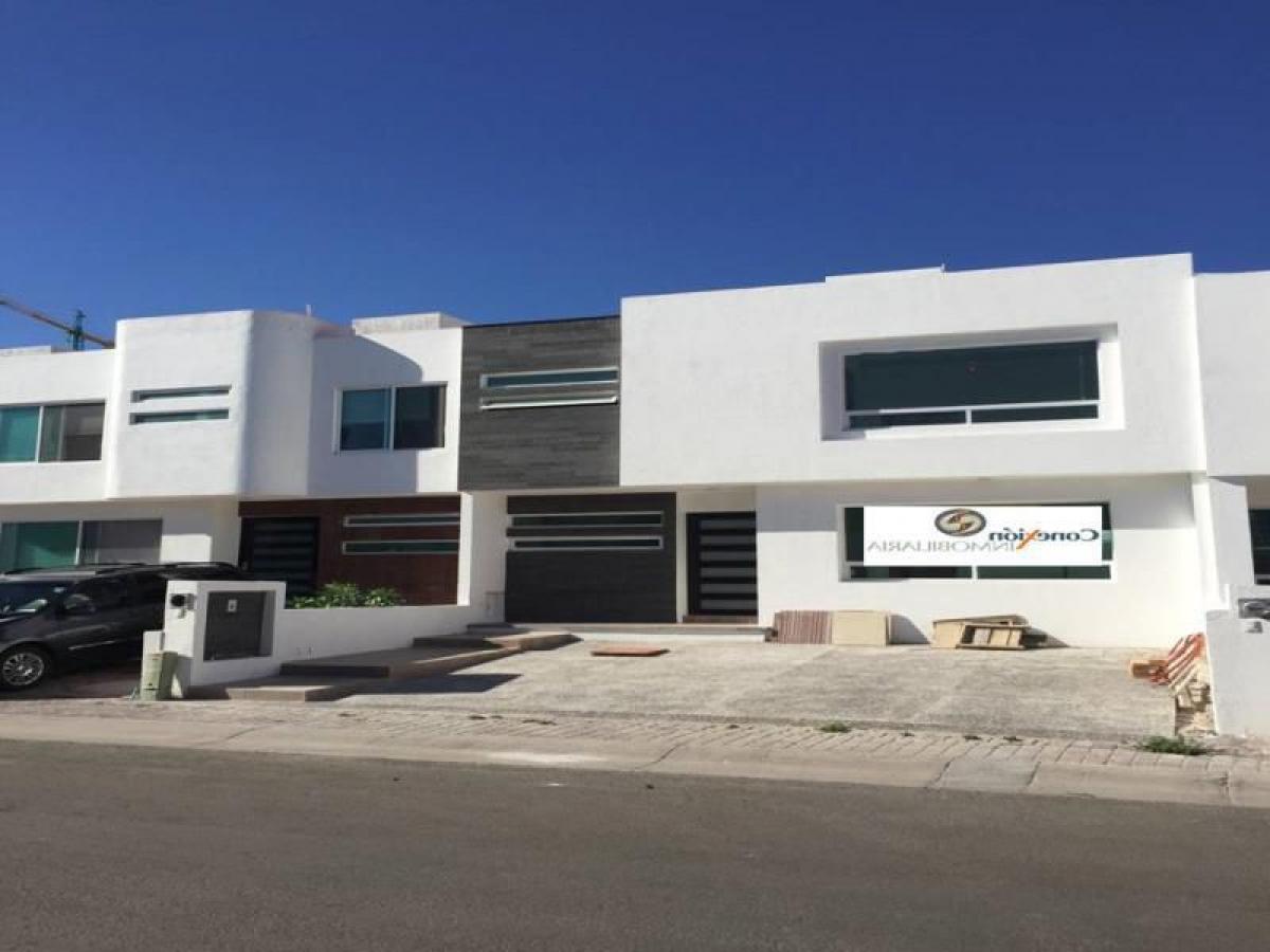 3 bedrooms House in Queretaro, Mexico No. 163843