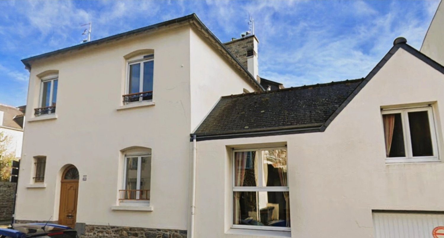 Casa de 4 dormitorios en Saint-Brieuc, France No. 43701