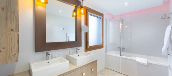 3 Schlafzimmer Wohnung in Les Allues, France, Nr. 1302 3