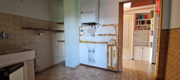 5 rooms Apartment in Casale Monferrato, Italy No. 276528 7