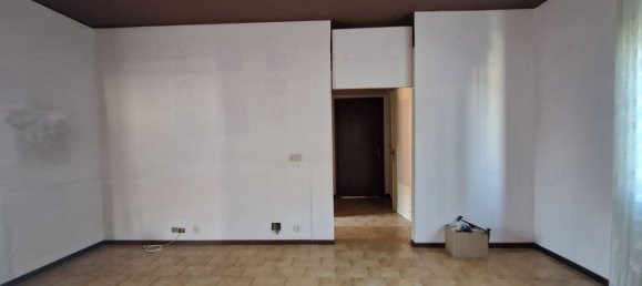 5 rooms Apartment in Casale Monferrato, Italy No. 276528 4