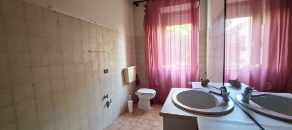 5 rooms Apartment in Casale Monferrato, Italy No. 276528 10