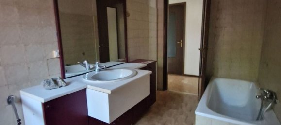 5 rooms Apartment in Casale Monferrato, Italy No. 276528 12