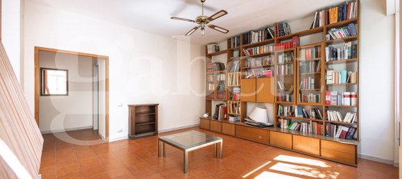 5 rooms Apartment in Cagliari, Italy No. 289048 7