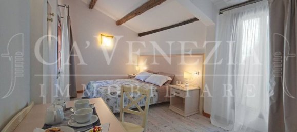 Studio in Venice, Italy No. 20311 10