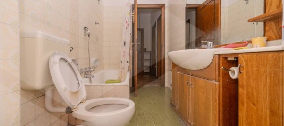 5 rooms Apartment in Bologna, Italy No. 29279 35