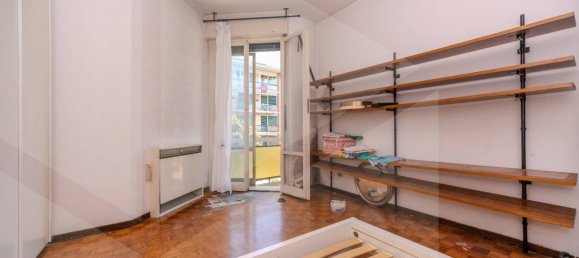 5 rooms Apartment in Bologna, Italy No. 29279 4