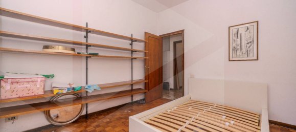 5 rooms Apartment in Bologna, Italy No. 29279 10