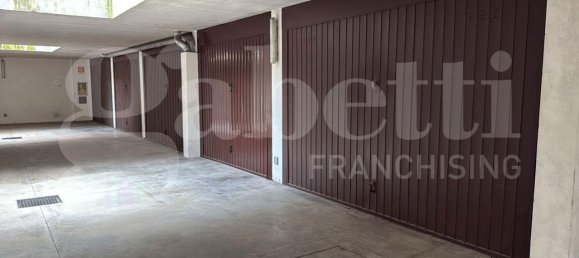 Garagem em Monza, Italy 18 m² N.º 39279 4