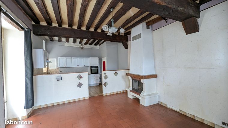 Casa de 4 dormitorios en Joigny, France No. 312123