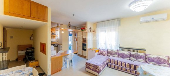 3غرفة شقة في Magenta, Italy رقم 2654 3