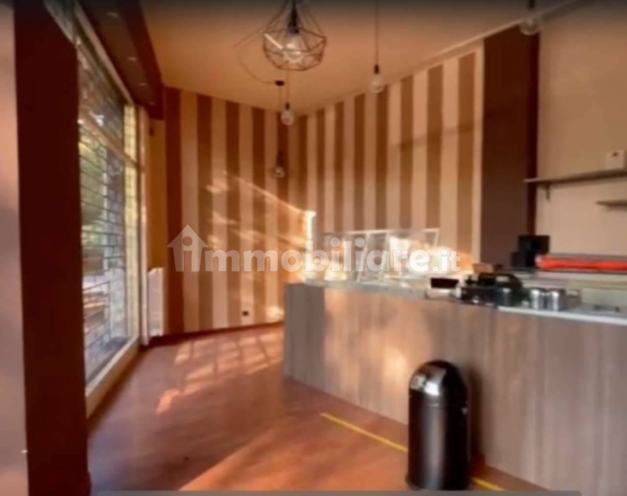 2غرفة عقار تجاري في Bergamo, Italy رقم 55741