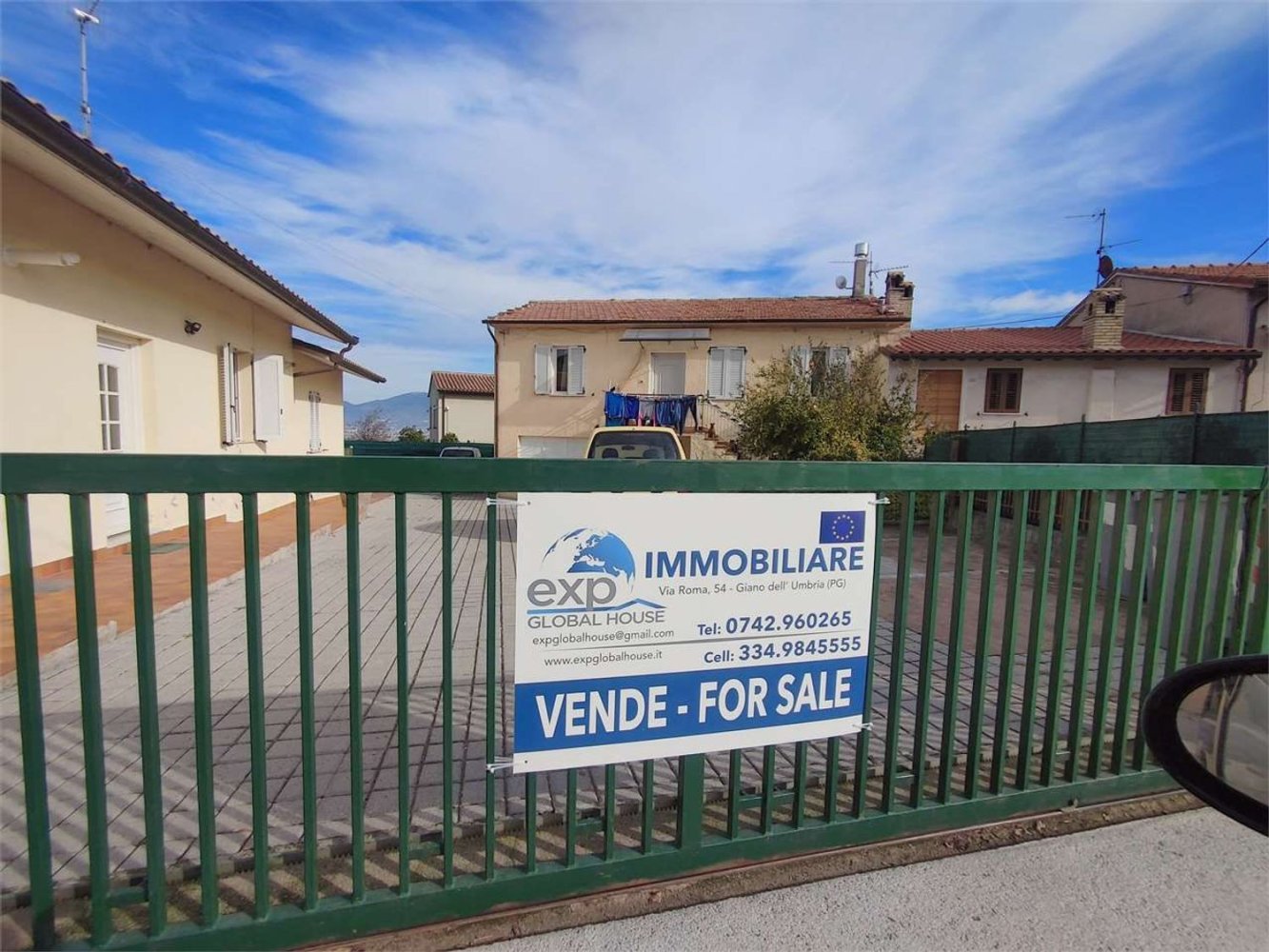 250m² Building in Montefalco, Italy No. 124778
