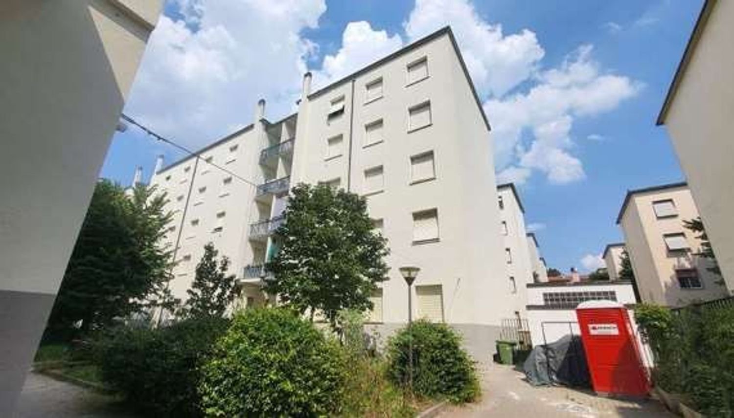 3 bedrooms Apartment in Milan, Italy No. 382511