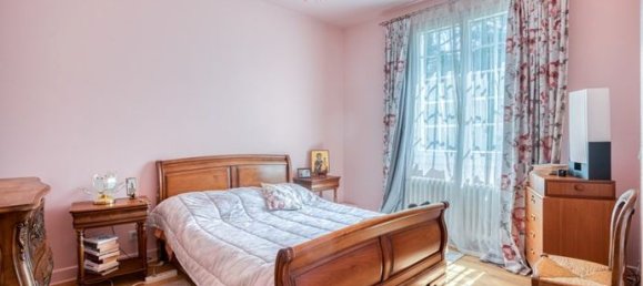 4 bedrooms Villa in Pujols, France No. 315768 5