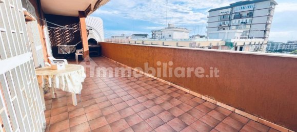 3 bedrooms Penthouse in Taranto, Italy No. 132178 16