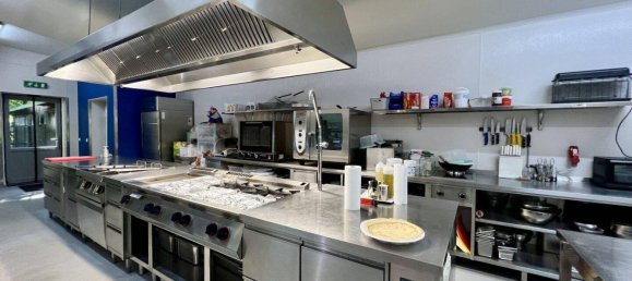 Propiedad comercial de 7 habitaciónes en Baden, Austria No. 223189 17