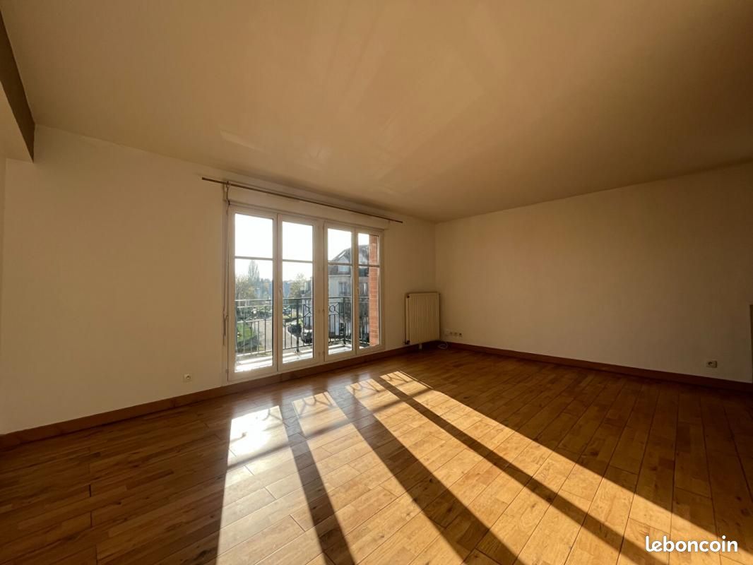 Propiedad comercial de 8 dormitorios en Cabris, France No. 157701