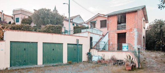 3 rooms Villa in Celle Ligure, Italy No. 19983 4