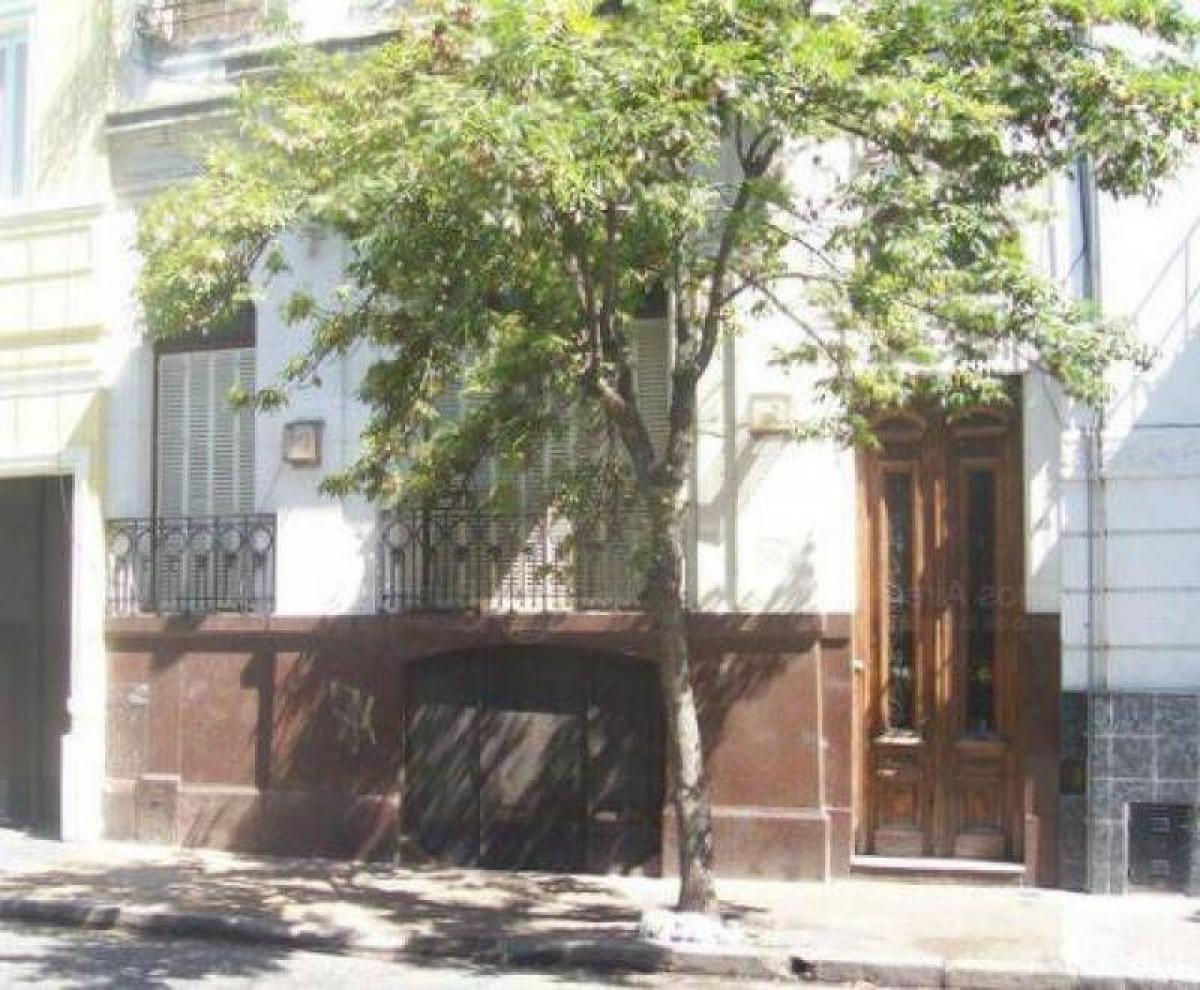 954m² Building in Buenos Aires, Argentina No. 104637