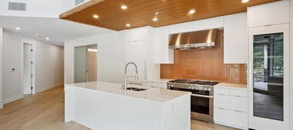 3 bedrooms Condo in British Columbia, Canada No. 1117 6