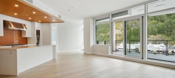 3 bedrooms Condo in British Columbia, Canada No. 1117 2