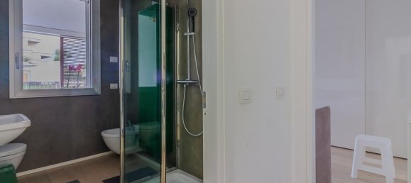 Квартира с 3 спальнями в Мальграте, Италия № 228521 4