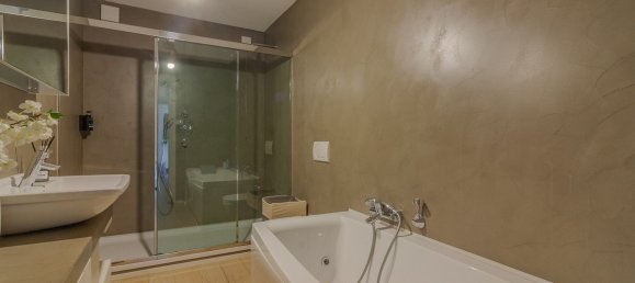 Квартира с 3 спальнями в Мальграте, Италия № 228521 60