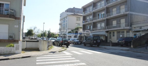 81m² Commercial property in Braga, Portugal No. 42639 5