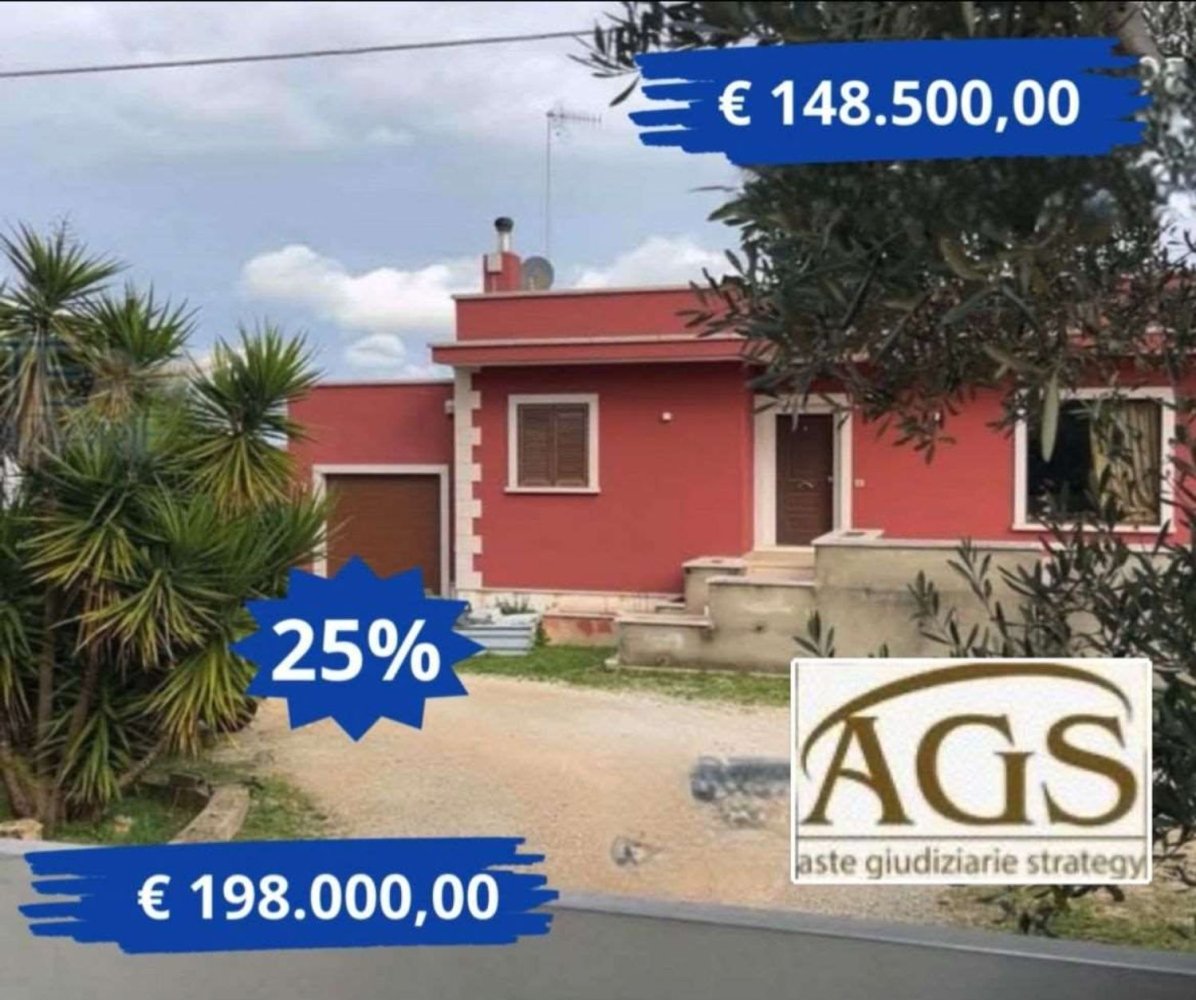 Вилла с 6 комнатами в Кастеллана Гротте, Италия № 268059