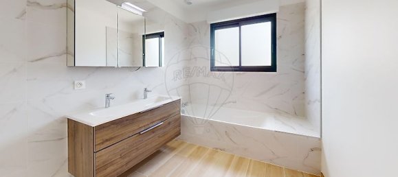 5 bedrooms House in Olivet, France No. 275509 9