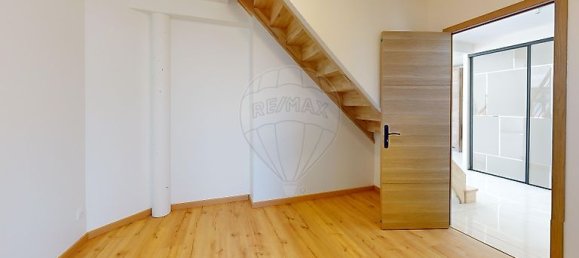 5 bedrooms House in Olivet, France No. 275509 3