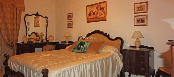 4 bedrooms House in Zebbug, Malta No. 11018 5