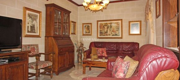 4 bedrooms House in Zebbug, Malta No. 11018 18