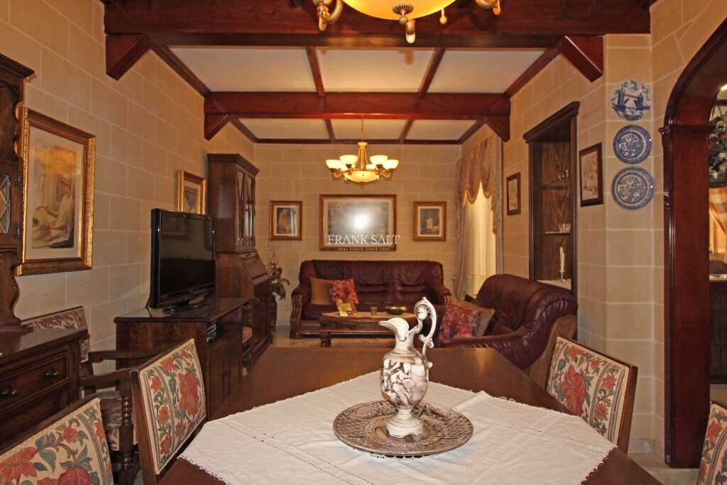 4 bedrooms House in Zebbug, Malta No. 11018