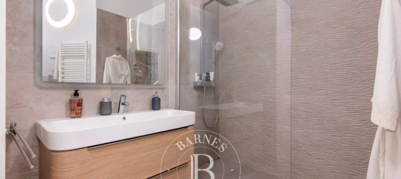 2 Schlafzimmer Doppelhaus in Paris, France, Nr. 134226 15