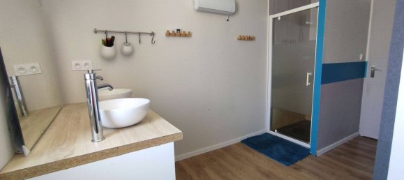 5 bedrooms House in Graveson, France No. 326805 8