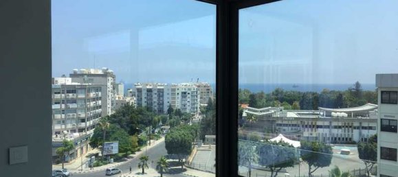 3 bedrooms Apartment in Limassol, Cyprus No. 17986 16